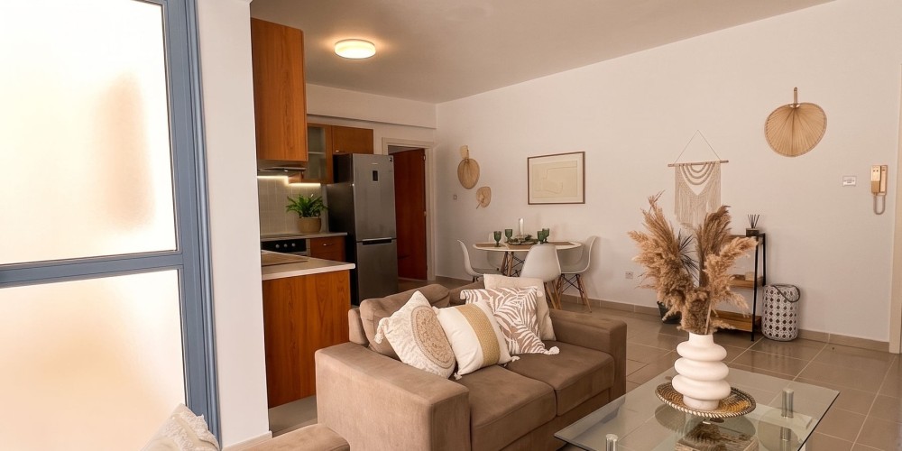 1-bedroom apartment with a large terrace in Geroskipou, Paphos — photo 4
