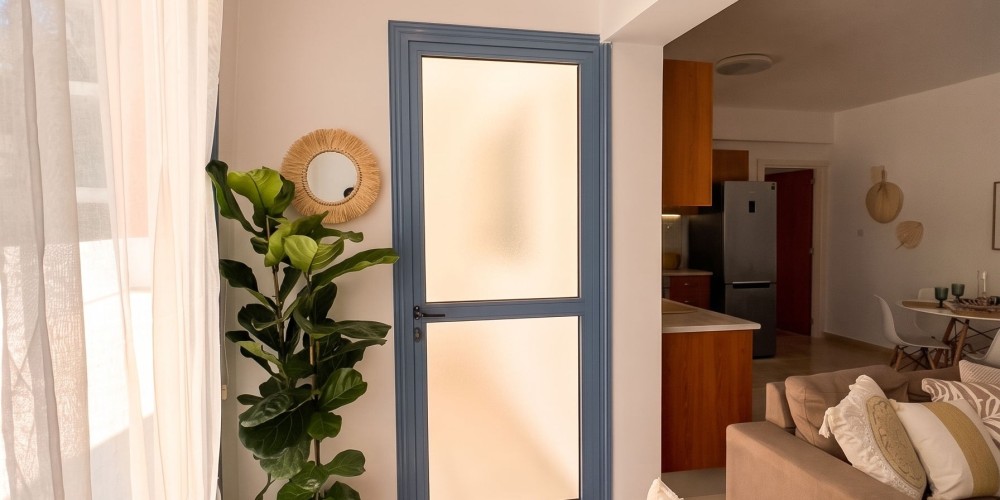 1-bedroom apartment with a large terrace in Geroskipou, Paphos — photo 5