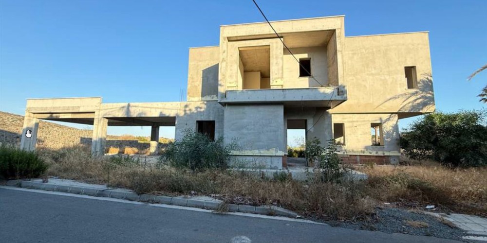 Unfinished 4-bedroom villa with sea views in Agios Tychonas, Limassol — photo 2