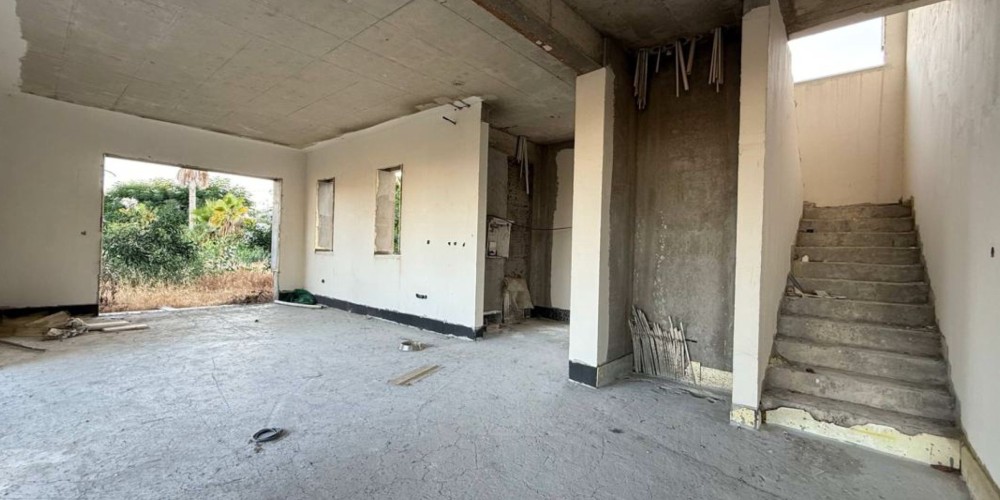Unfinished 4-bedroom villa with sea views in Agios Tychonas, Limassol — photo 12