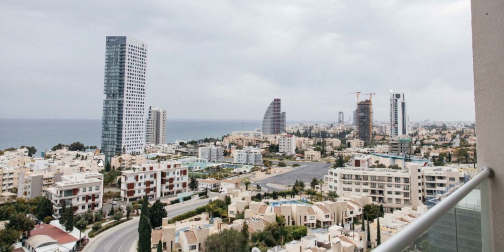 Three-bedroom apartment with a large covered veranda and panoramic views in Cineplex, Limassol — photo 3