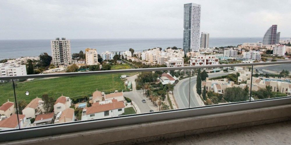 Three-bedroom apartment with a large covered veranda and panoramic views in Cineplex, Limassol — photo 4