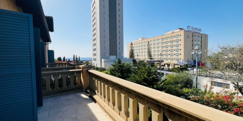 3-bedroom duplex apartment on the first sea line in St. Raphael, Limassol — photo 1