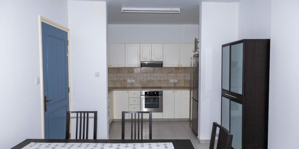 Apartments in a resort-style complex with a communal pool in Peyia, Paphos — photo 5