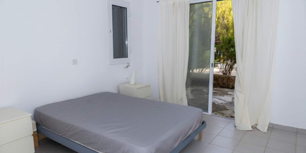 Apartments in a resort-style complex with a communal pool in Peyia, Paphos — photo 8