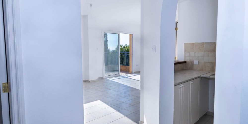 Apartments in a resort-style complex with a communal pool in Peyia, Paphos — photo 10