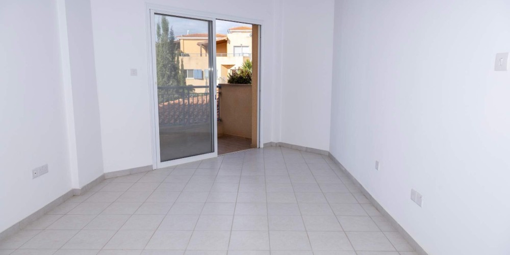 Apartments in a resort-style complex with a communal pool in Peyia, Paphos — photo 14
