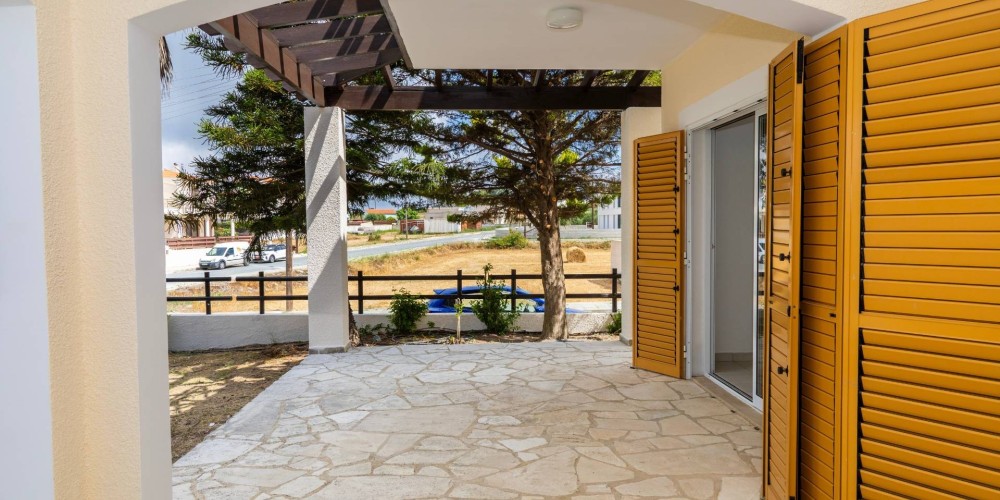 Two-storey villa with panoramic sea and mountain views in Koili, Paphos — photo 3