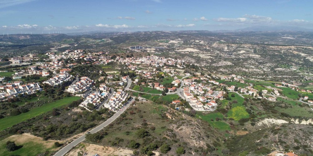 Elevated plot with panoramic bay views in Pissouri, Limassol — photo 3