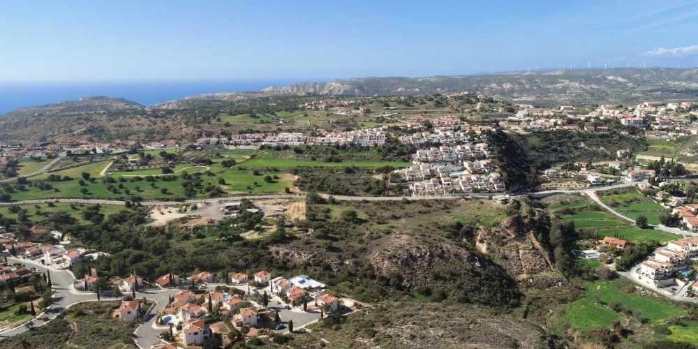 Elevated plot with panoramic bay views in Pissouri, Limassol — photo 7
