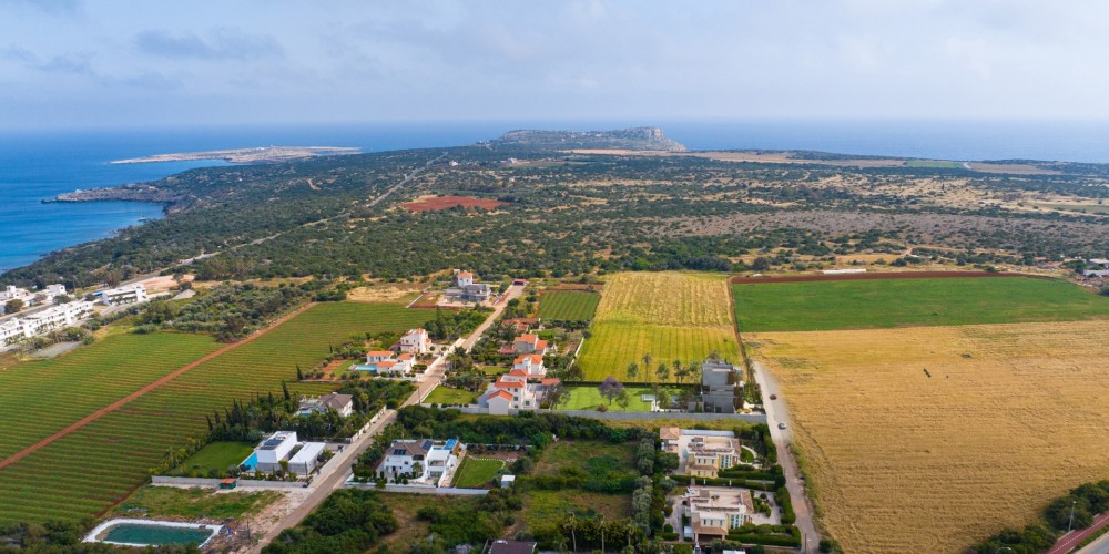 Luxury 4-bedroom villa with a pool close to the sea in Grecian Park, Protaras — photo 80