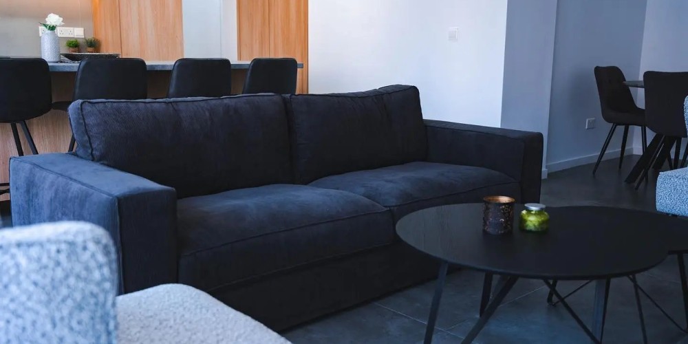 3-bedroom renovated apartment with panoramic views in Neapolis, Limassol — photo 2