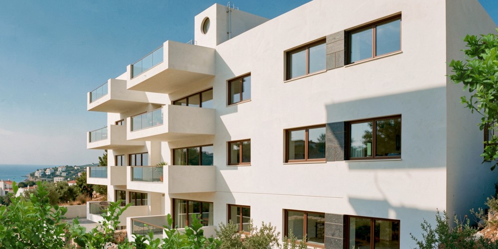 Apartments in a building with a communal pool in Agia Fyla, Limassol — photo 2