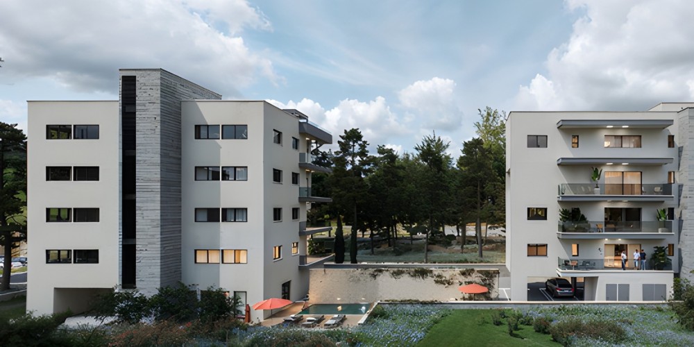 Apartments in two blocks with a swimming pool and top-floor roof gardens near the new port in Zakaki, Limassol — photo 1