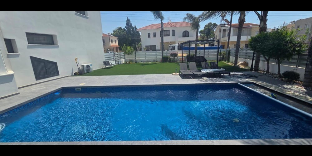 Fully renovated 4-bedroom family home with swimming pool in Oroklini, Larnaca — photo 9