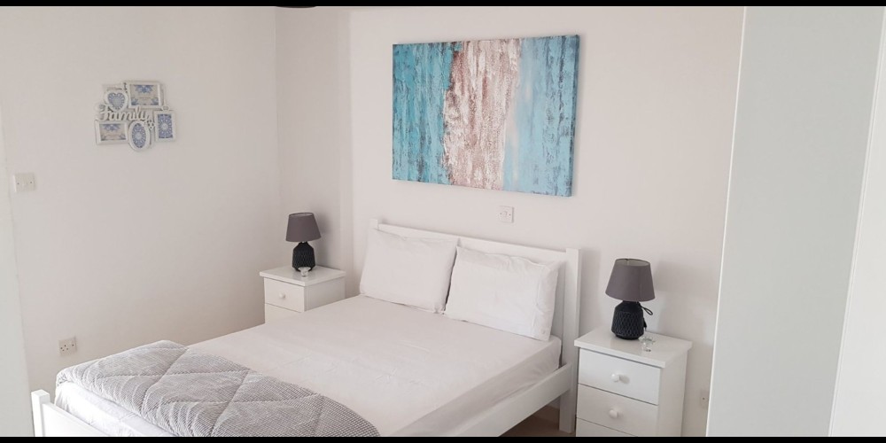 A resale 3 bedroom apartment with a communal pool in the tourist area of Paphos — photo 6